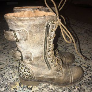 Nature breeze size 6 Women's studded combat boots